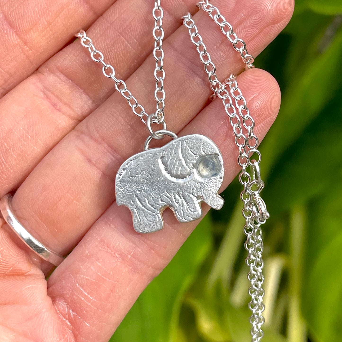 sandcast sapphire elephant necklace