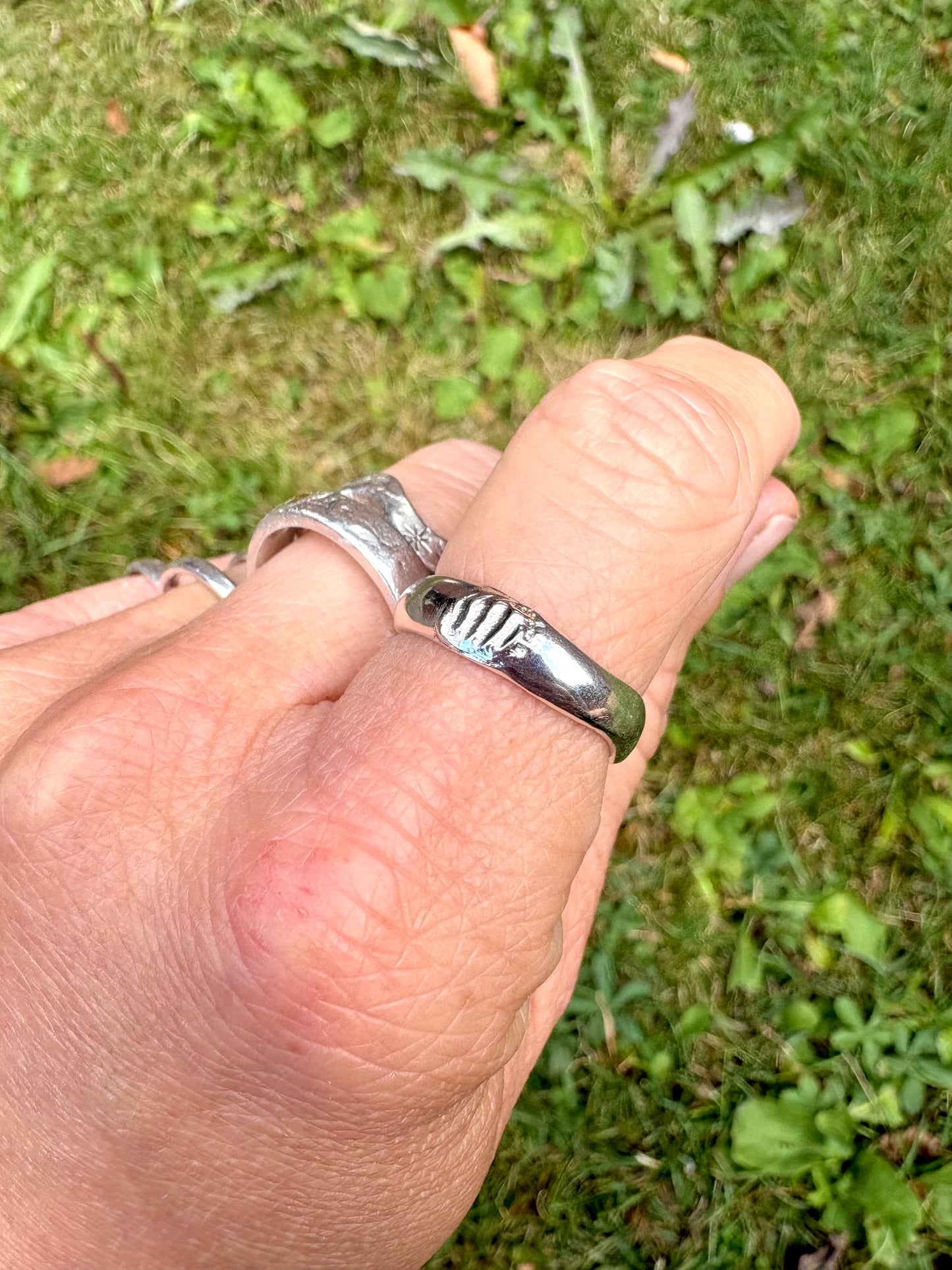 shell stamped wavy sandcast band