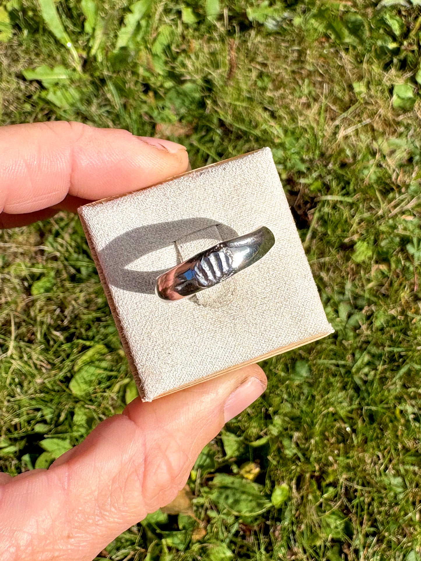 shell stamped wavy sandcast band