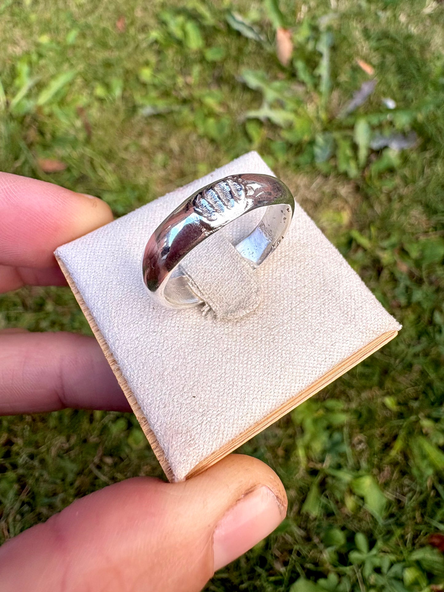 shell stamped wavy sandcast band