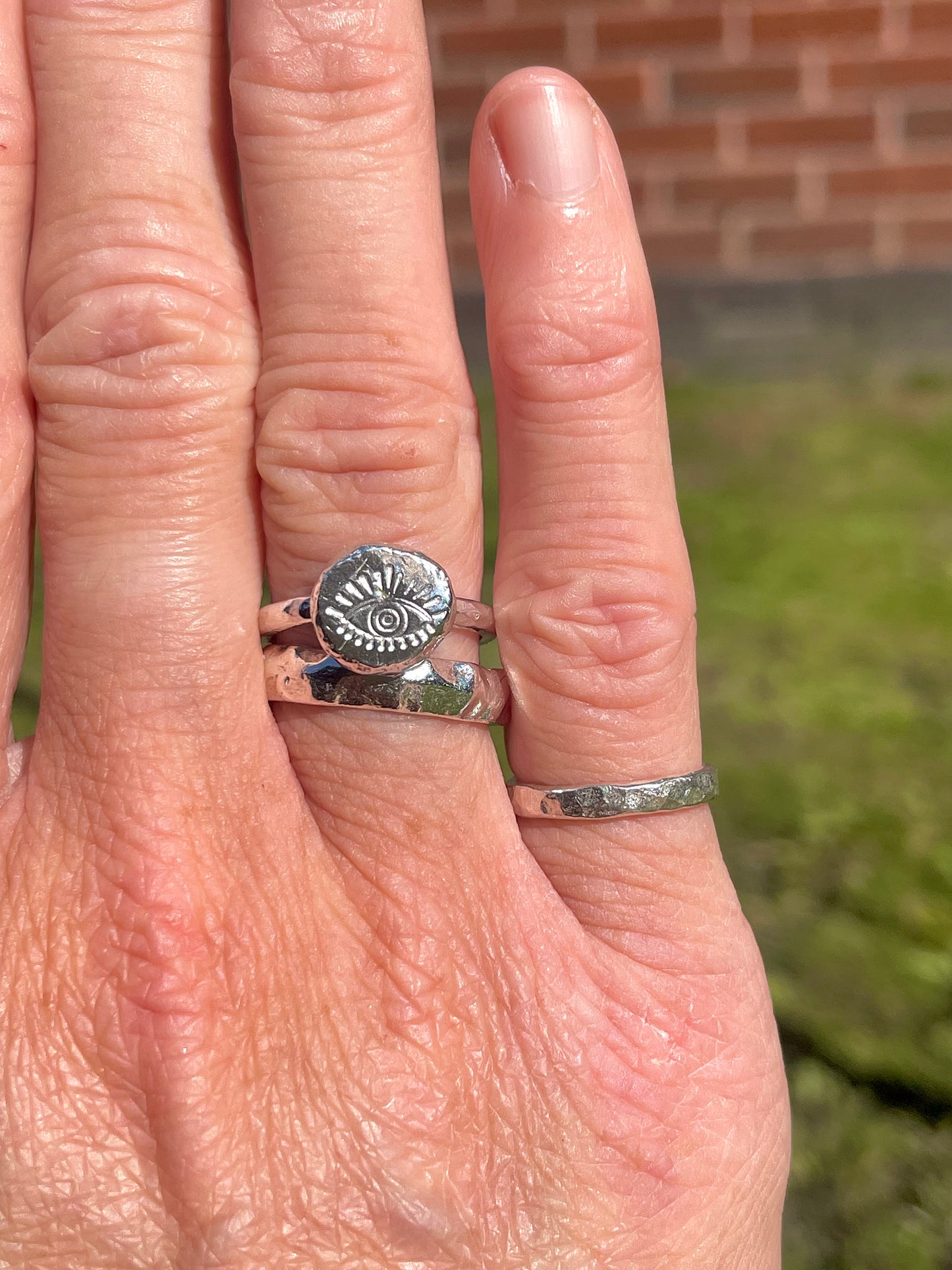 eye pebble ring